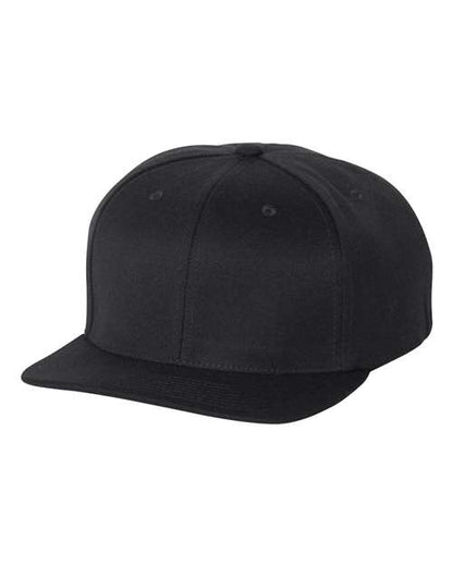 Snapback embroidered Horse Market hat.